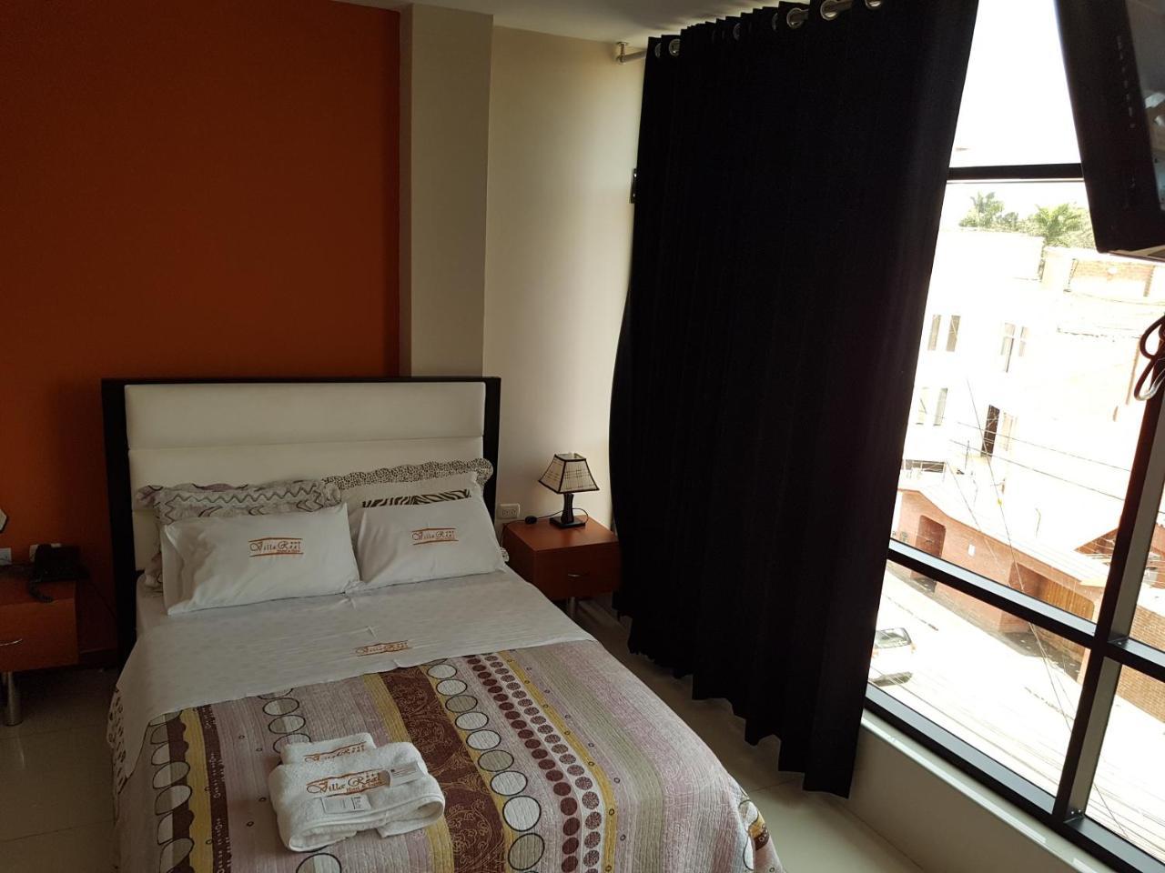 Villa Real Hotel & Suites Чиклайо Екстер'єр фото