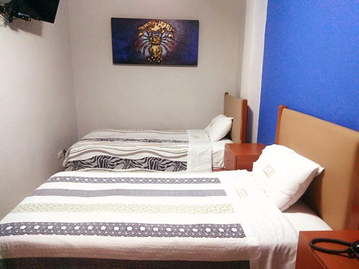 Villa Real Hotel & Suites Чиклайо Екстер'єр фото